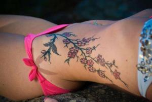 16154-tatuajes-sexys-para-mujeres-con-flores_large